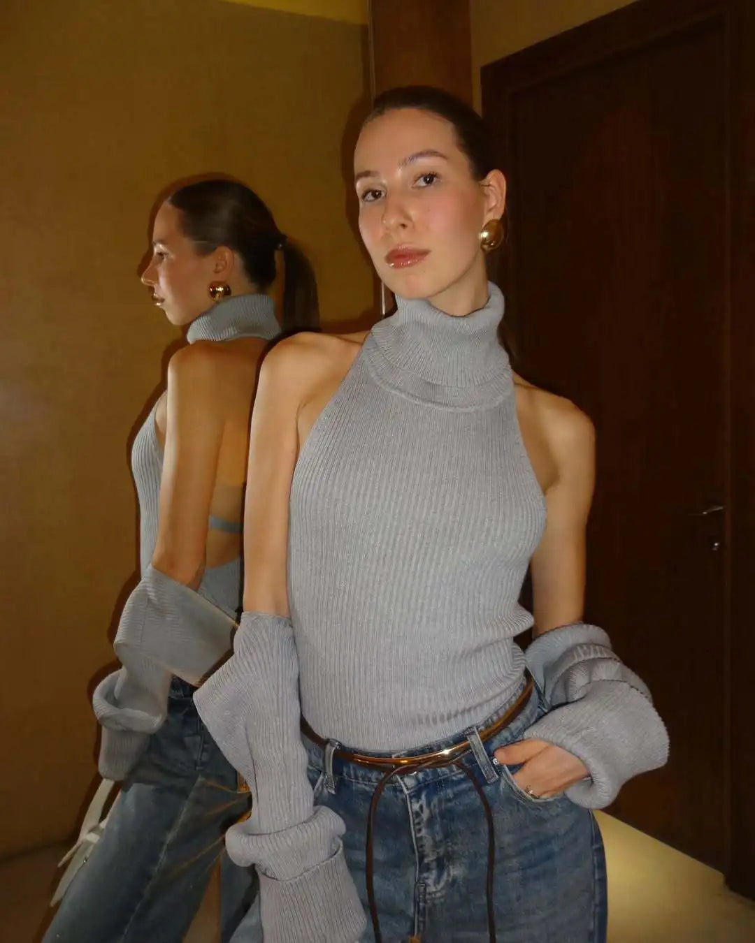 Chaleco de Punto de Cuello Alto con Espalda Descubierta para Mujer