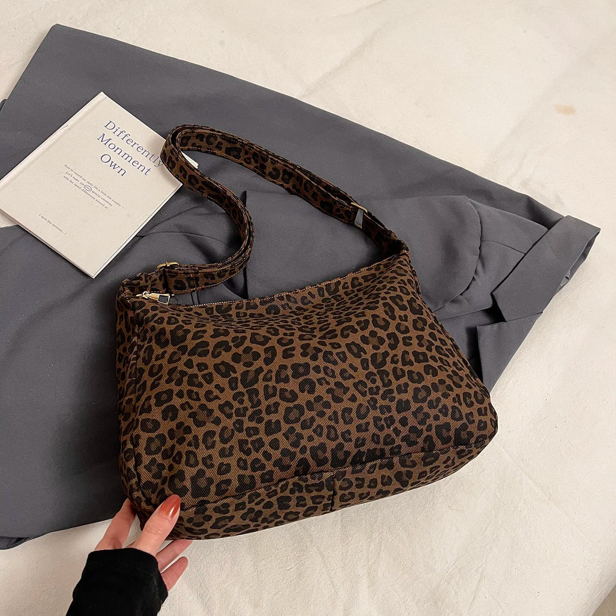 Bolso de Hombro con Estampado Leopardo