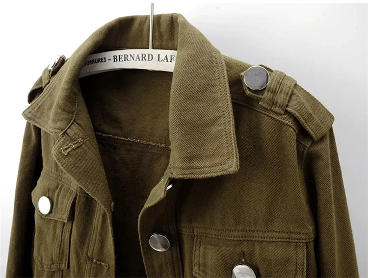 Chaqueta vaquera verde militar para mujer