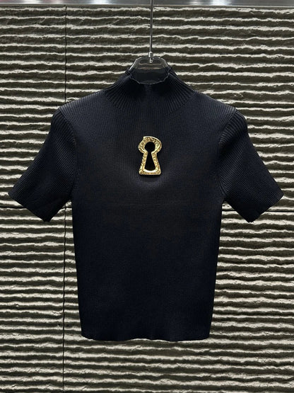 Camiseta de Cuello Alto con Hebilla para Mujer