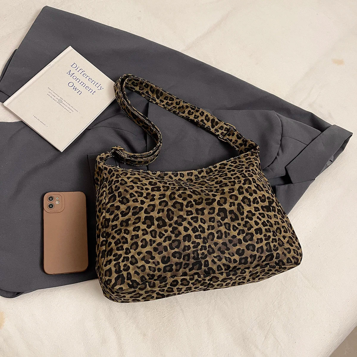 Bolso de Hombro con Estampado Leopardo