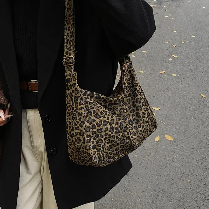 Bolso de Hombro con Estampado Leopardo