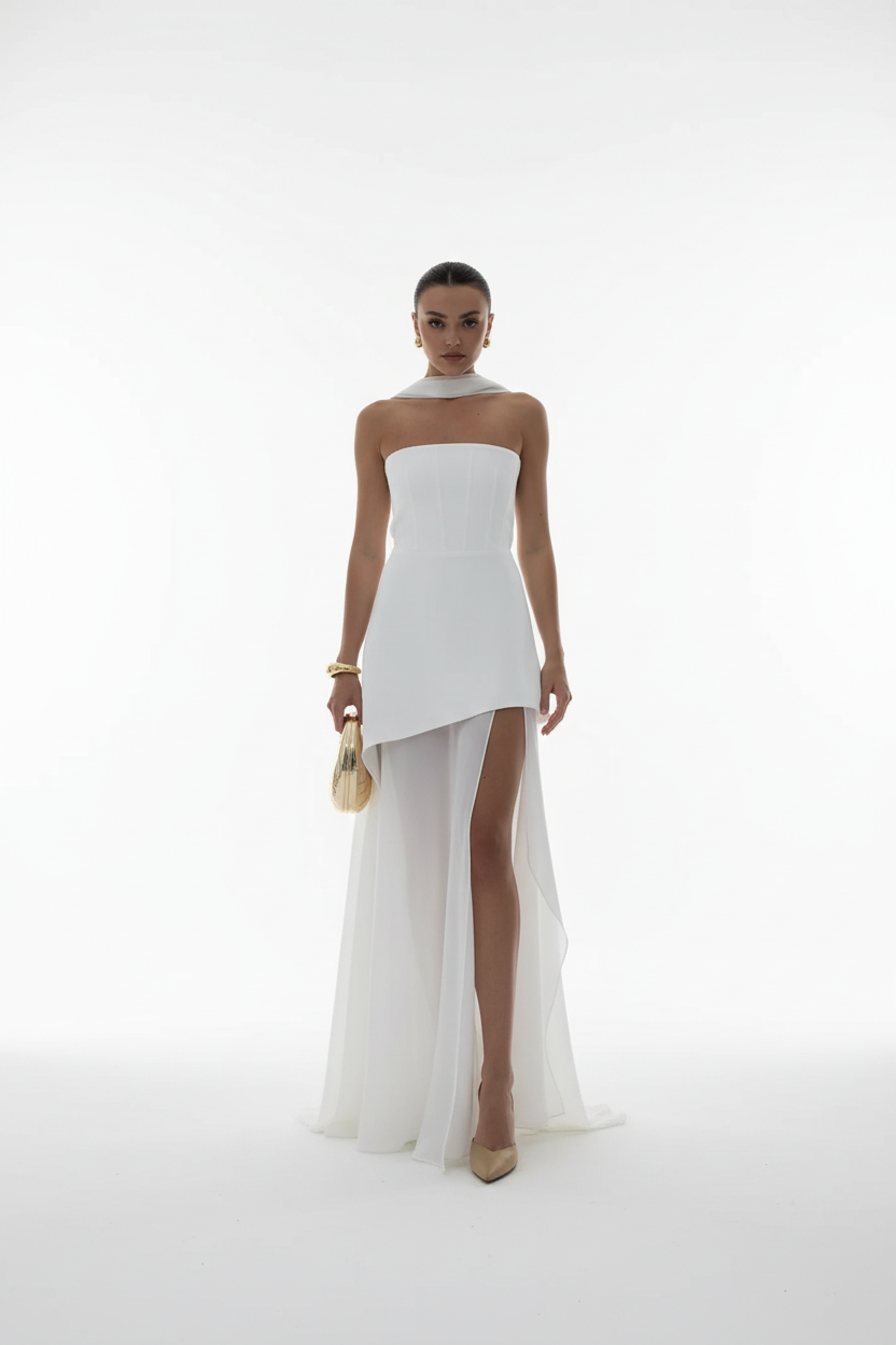 Modelo con vestido corsé